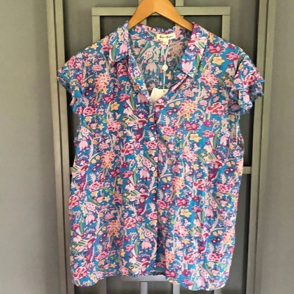 NWT grand & Greene Floral, cap sleeve ruffle blouse size L